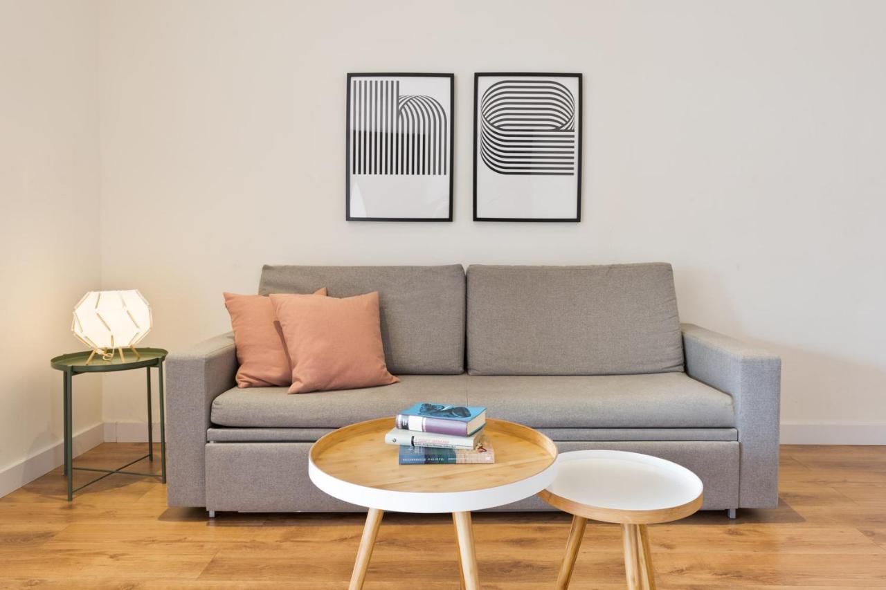 Urban Chill Apartments By Olala Homes لوسبيتاليت دي يوبريغات المظهر الخارجي الصورة