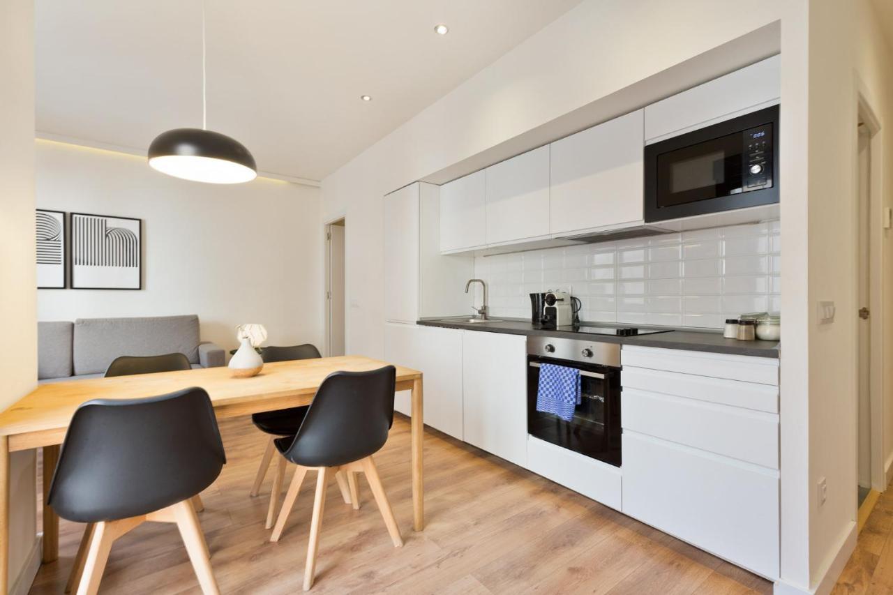 Urban Chill Apartments By Olala Homes لوسبيتاليت دي يوبريغات المظهر الخارجي الصورة