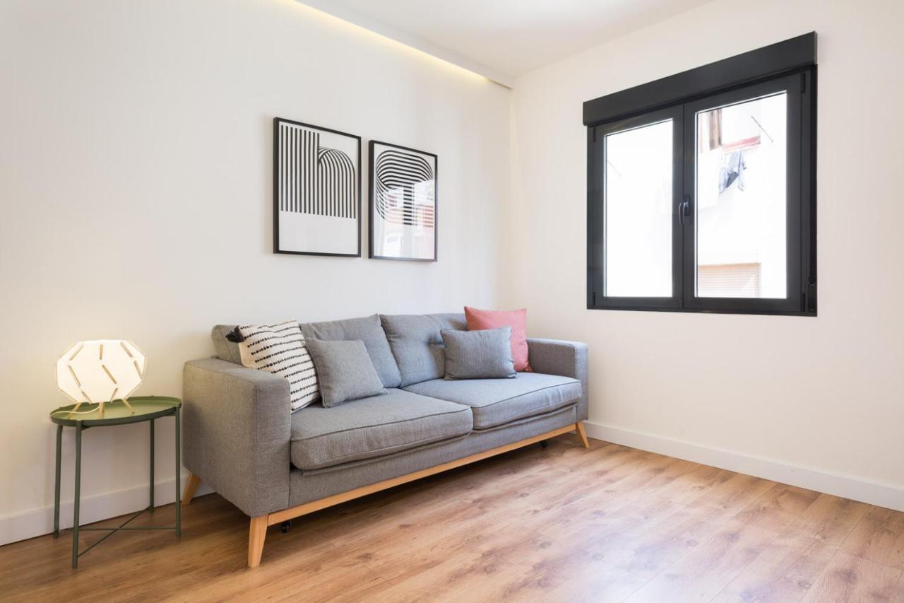 Urban Chill Apartments By Olala Homes لوسبيتاليت دي يوبريغات المظهر الخارجي الصورة