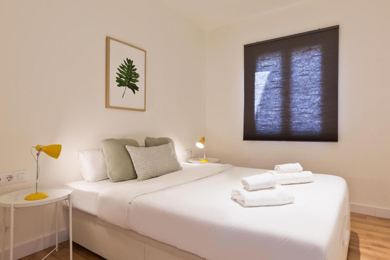Urban Chill Apartments By Olala Homes لوسبيتاليت دي يوبريغات المظهر الخارجي الصورة