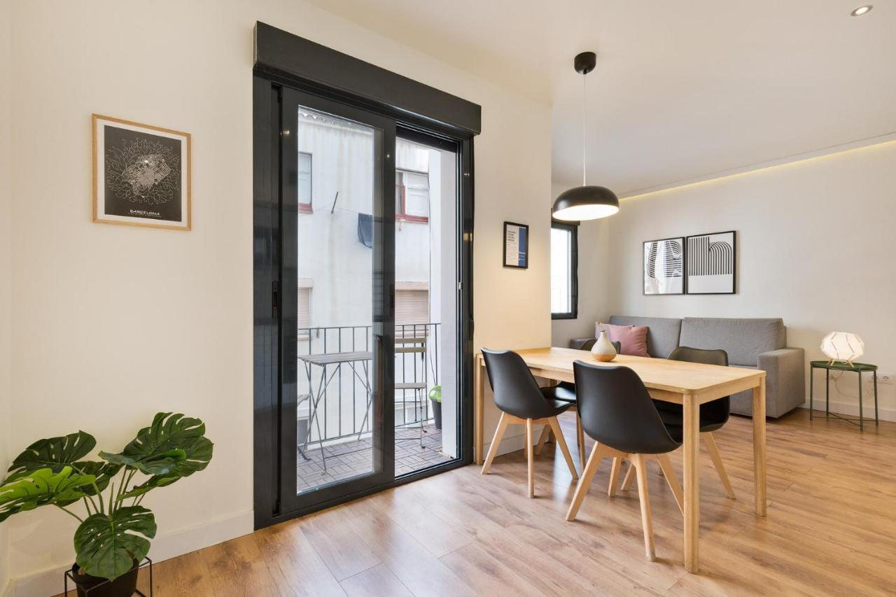 Urban Chill Apartments By Olala Homes لوسبيتاليت دي يوبريغات المظهر الخارجي الصورة