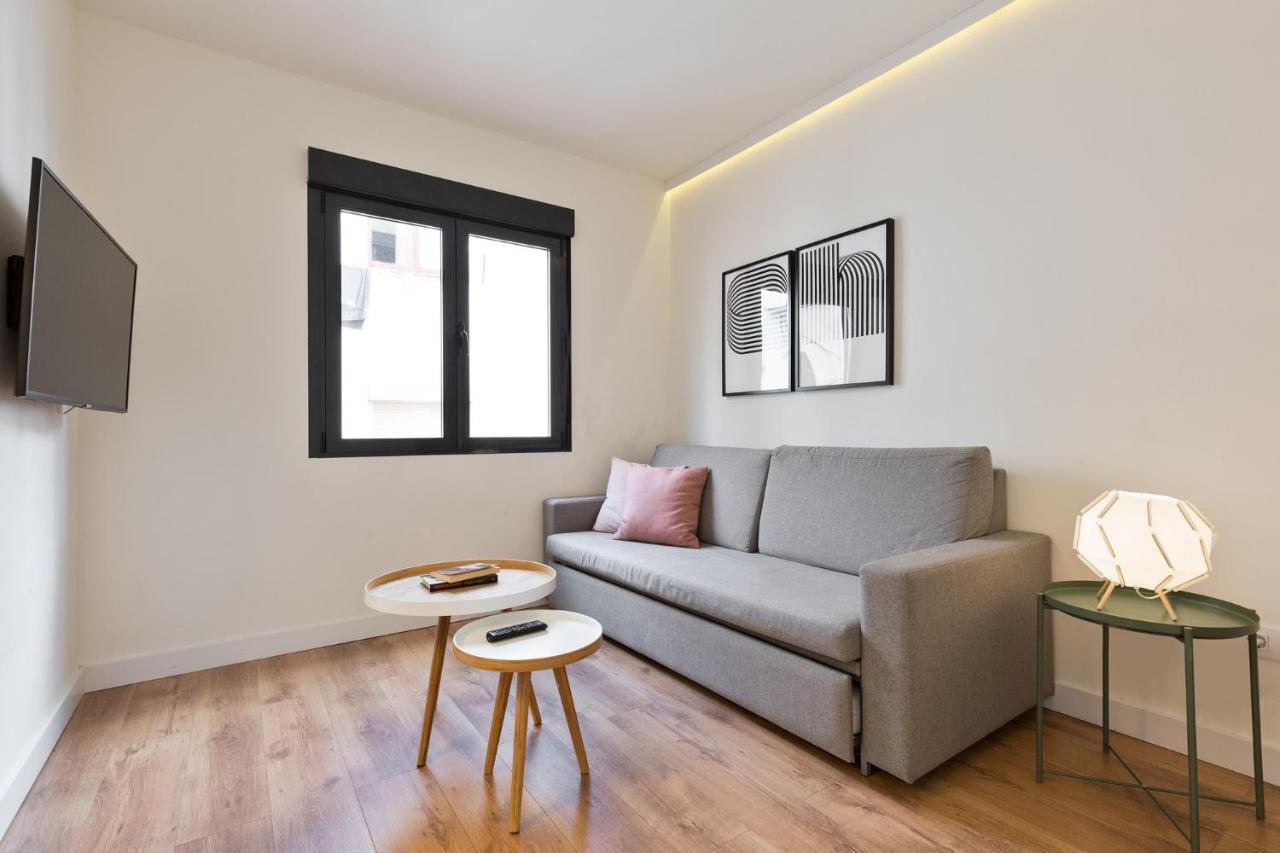 Urban Chill Apartments By Olala Homes لوسبيتاليت دي يوبريغات المظهر الخارجي الصورة