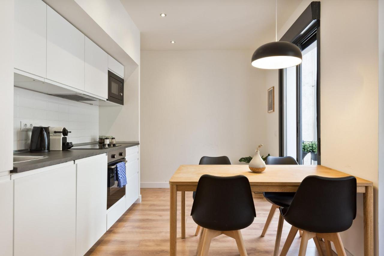 Urban Chill Apartments By Olala Homes لوسبيتاليت دي يوبريغات المظهر الخارجي الصورة
