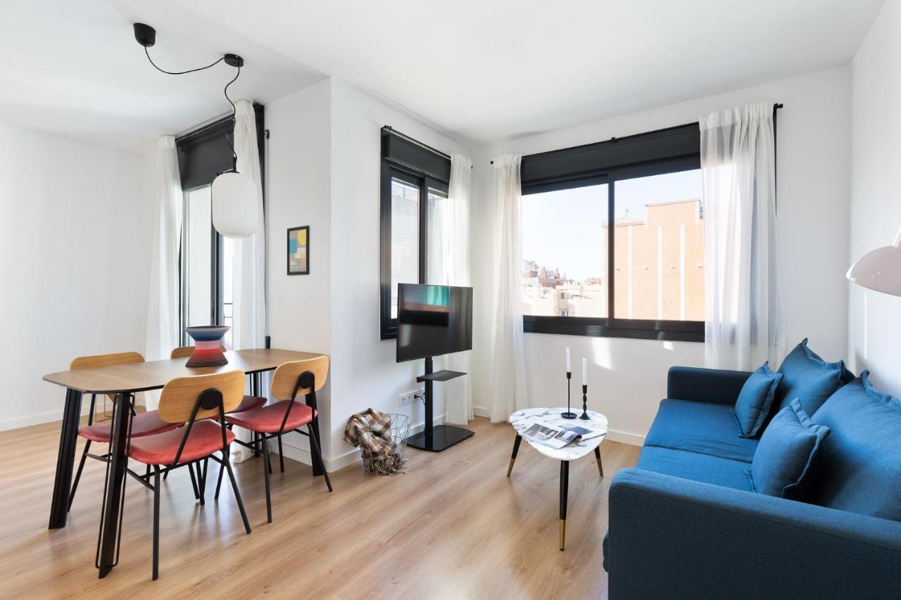 Urban Chill Apartments By Olala Homes لوسبيتاليت دي يوبريغات المظهر الخارجي الصورة