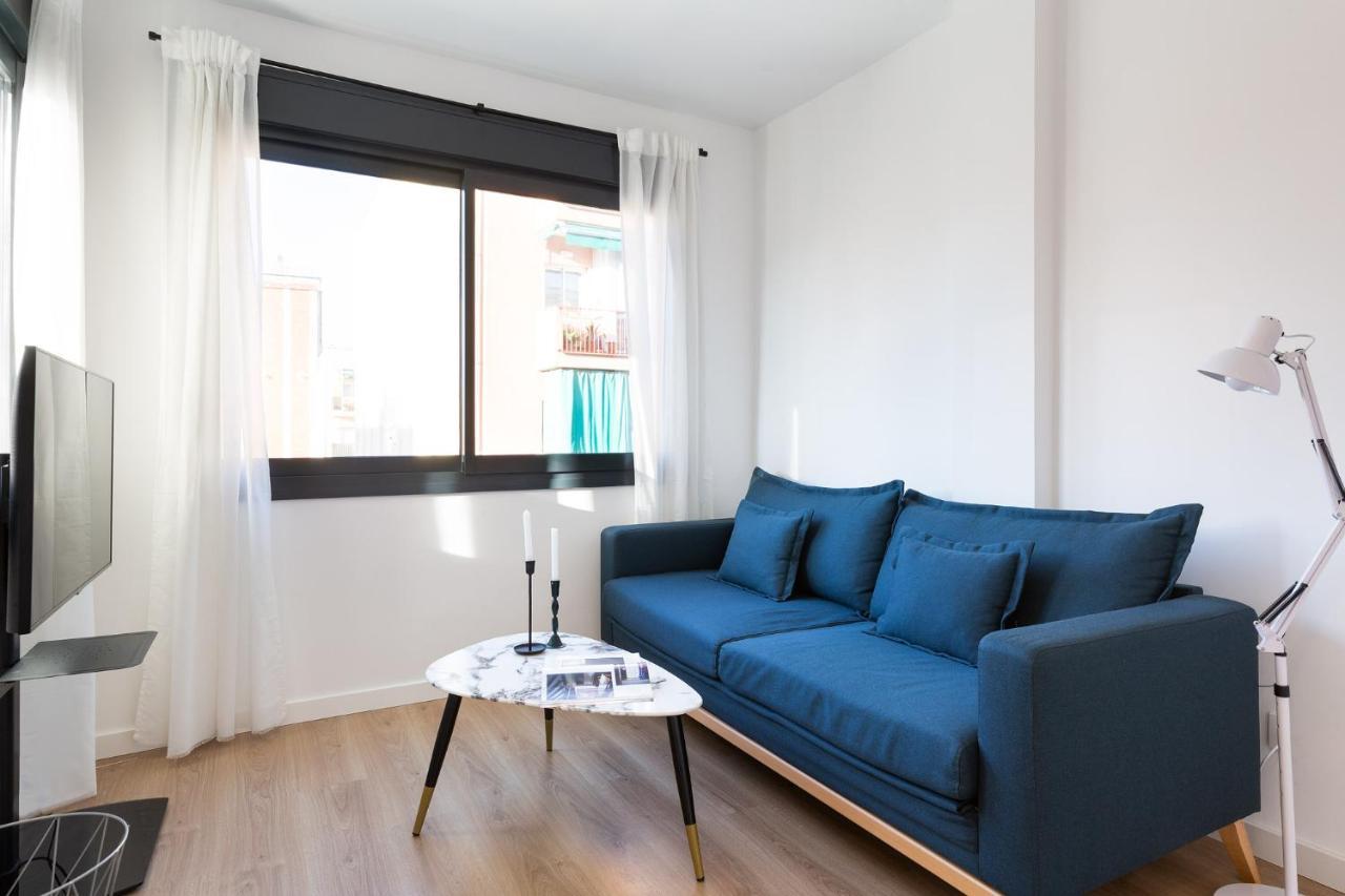 Urban Chill Apartments By Olala Homes لوسبيتاليت دي يوبريغات المظهر الخارجي الصورة