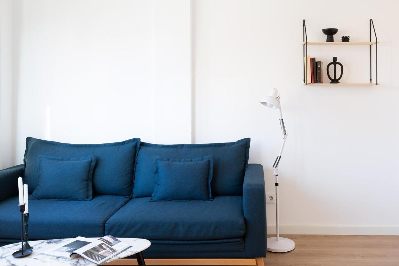 Urban Chill Apartments By Olala Homes لوسبيتاليت دي يوبريغات المظهر الخارجي الصورة