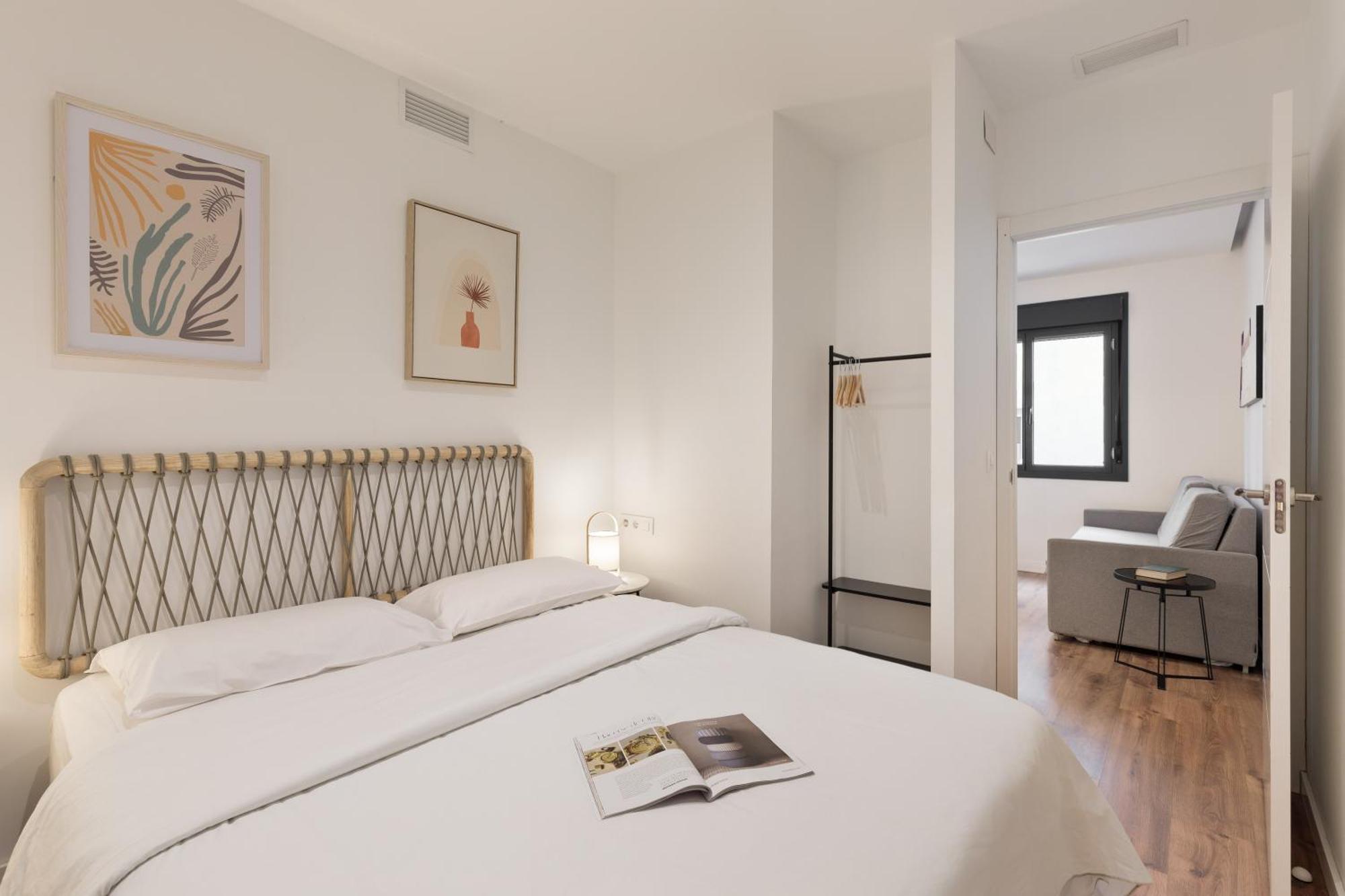 Urban Chill Apartments By Olala Homes لوسبيتاليت دي يوبريغات المظهر الخارجي الصورة