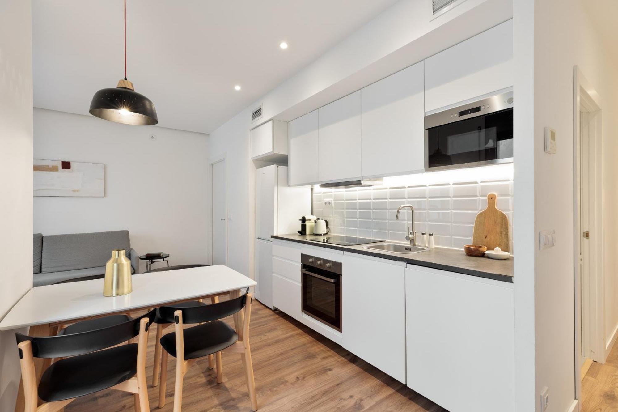 Urban Chill Apartments By Olala Homes لوسبيتاليت دي يوبريغات المظهر الخارجي الصورة