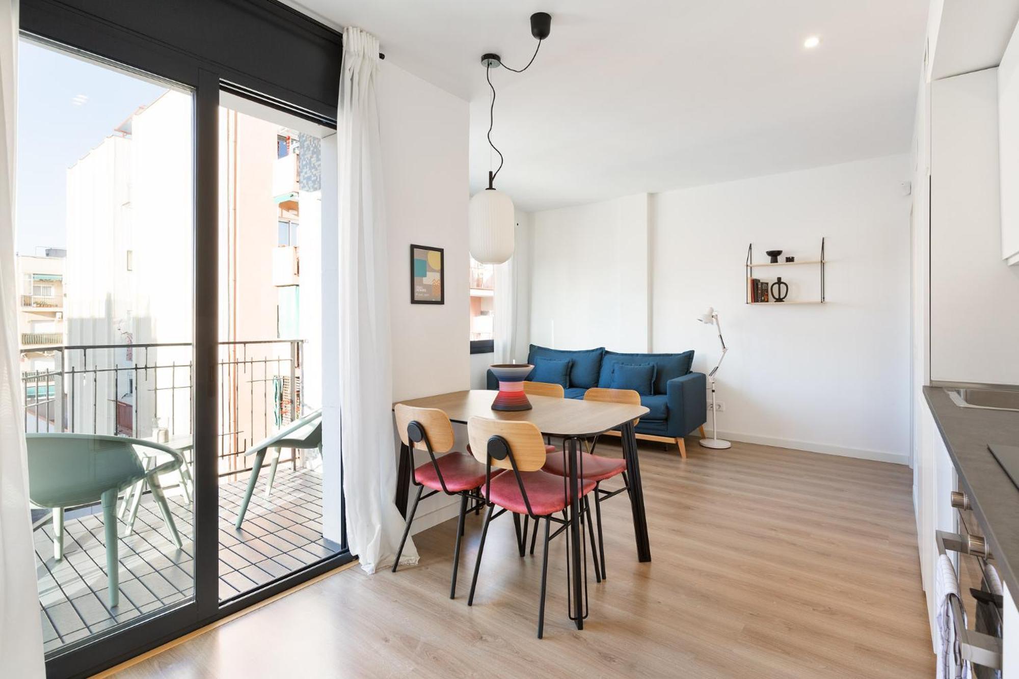 Urban Chill Apartments By Olala Homes لوسبيتاليت دي يوبريغات المظهر الخارجي الصورة