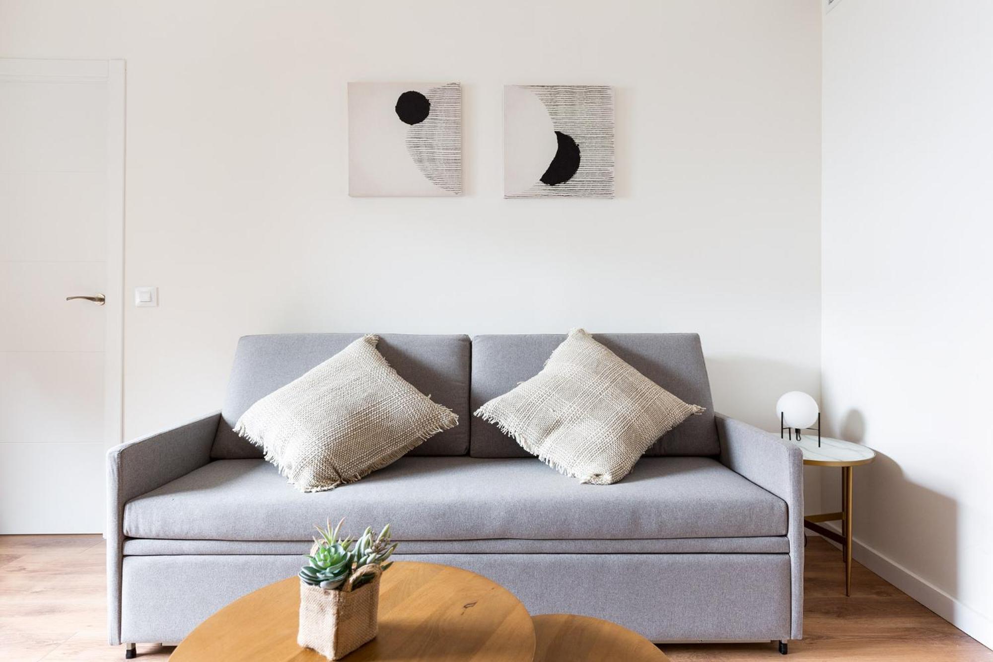 Urban Chill Apartments By Olala Homes لوسبيتاليت دي يوبريغات المظهر الخارجي الصورة