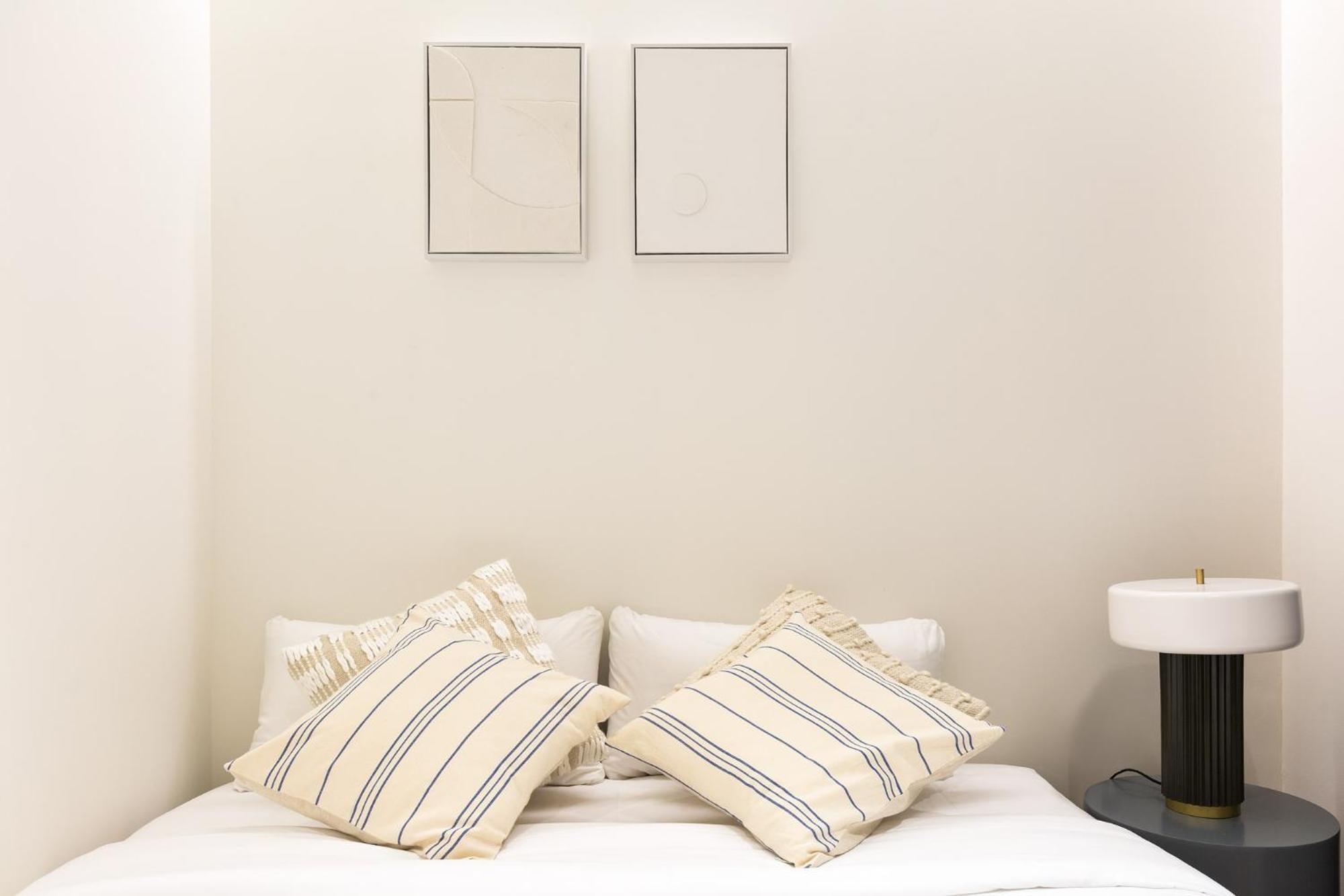 Urban Chill Apartments By Olala Homes لوسبيتاليت دي يوبريغات المظهر الخارجي الصورة